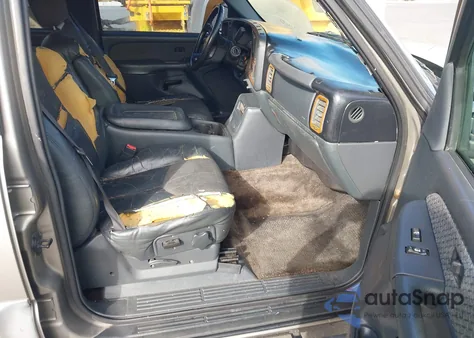 2002 Chevrolet Avalanche 1500 из США, поврежденный, VIN 3GNEK13T52G348989